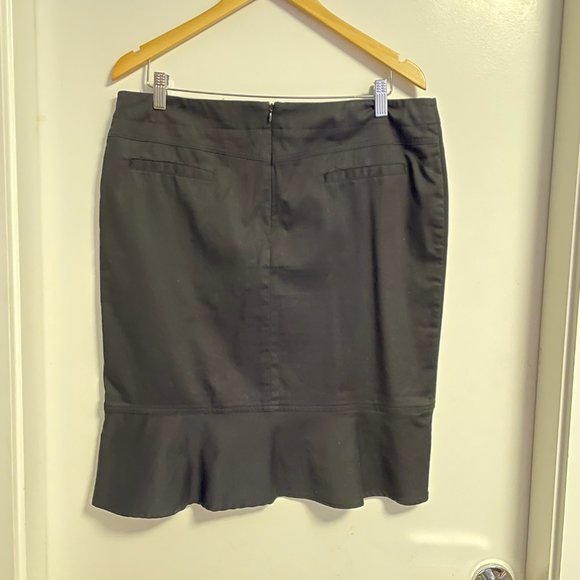 Black Skirt Size 12 - Picture 2 of 3